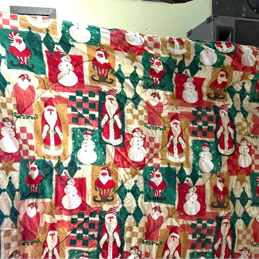VTG. CHRISTMAS COMFORTER Queen size 100% Cotton Made In USA, Santa & Snowman